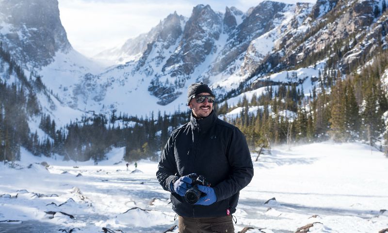 What to Wear for Outdoor Winter Photography: ororo Gear for Creatives