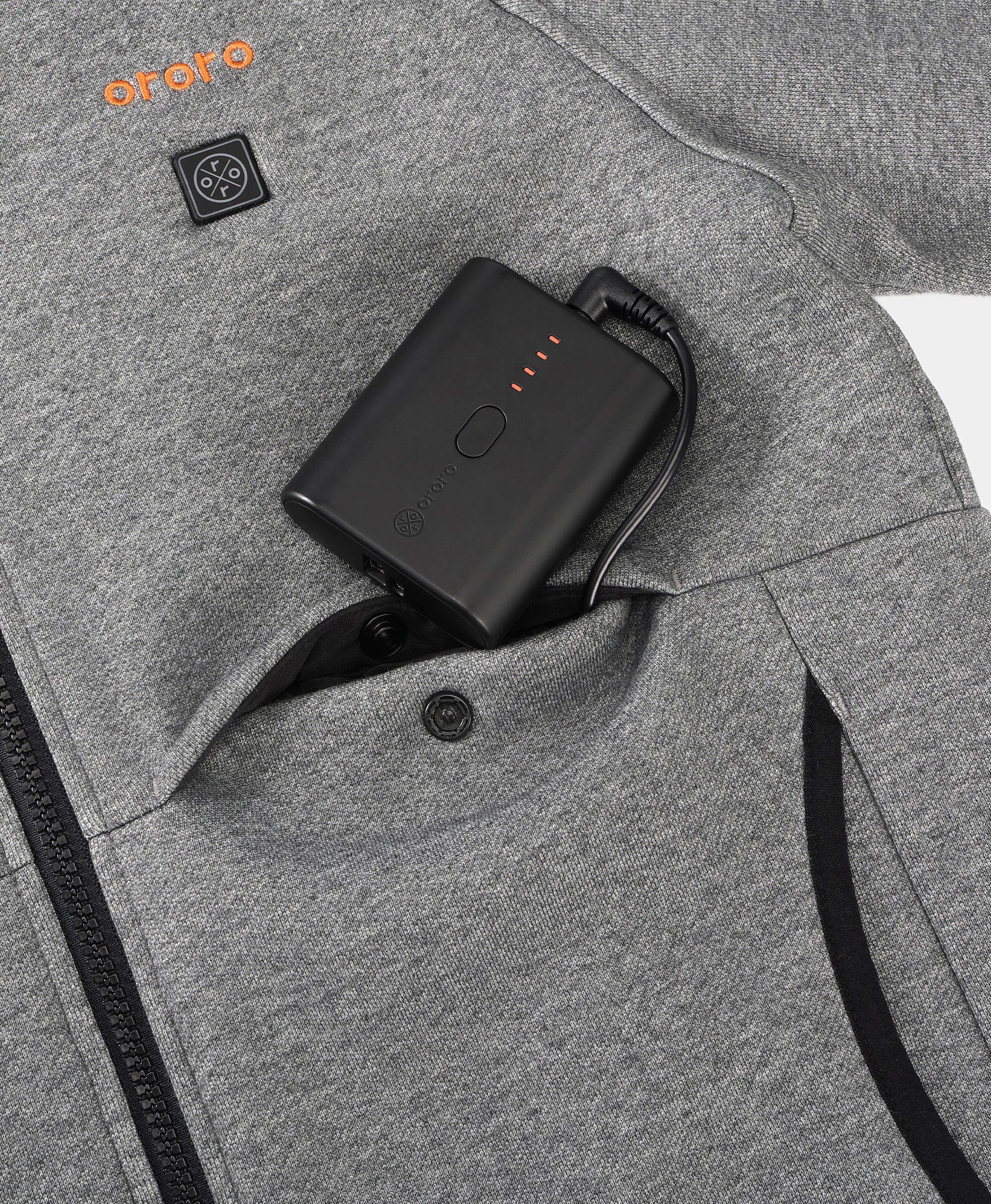 Battery pockets at the exterior body with snap closure （Front left hidden pocket）