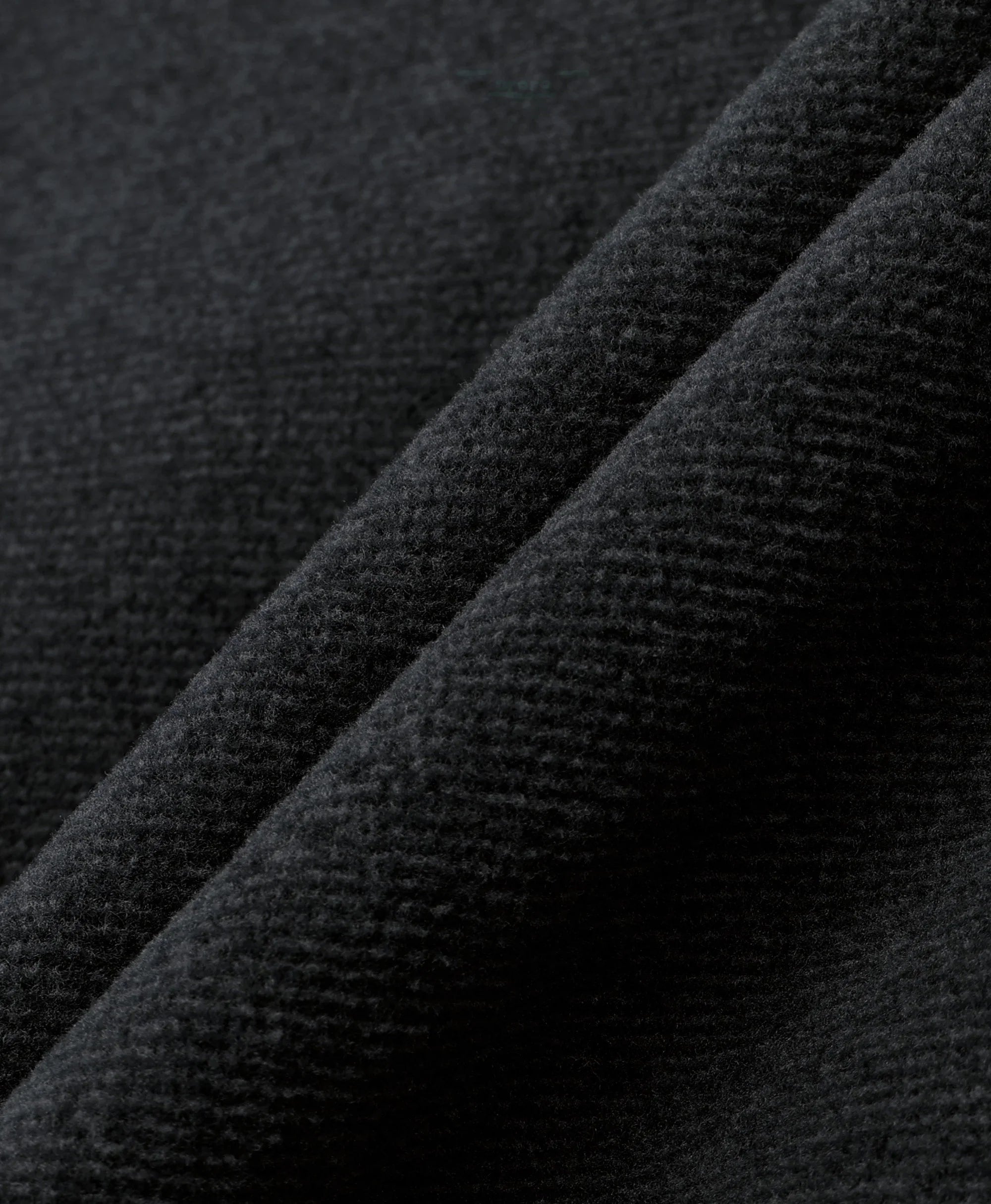 Lining with anti-static treatment